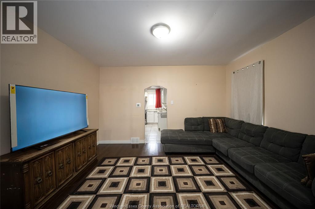 894 University Avenue, Windsor, Ontario  N9A 2Z9 - Photo 5 - 26002049