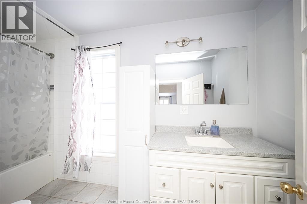 894 University Avenue, Windsor, Ontario  N9A 2Z9 - Photo 18 - 26002049