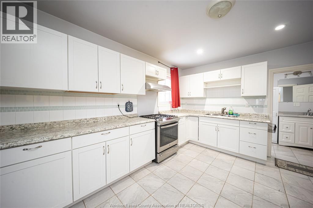 894 University Avenue, Windsor, Ontario  N9A 2Z9 - Photo 31 - 26002049