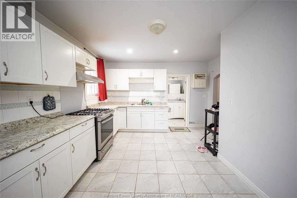 894 University Avenue, Windsor, Ontario  N9A 2Z9 - Photo 25 - 26002049