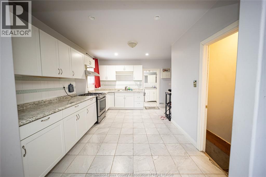 894 University Avenue, Windsor, Ontario  N9A 2Z9 - Photo 24 - 26002049