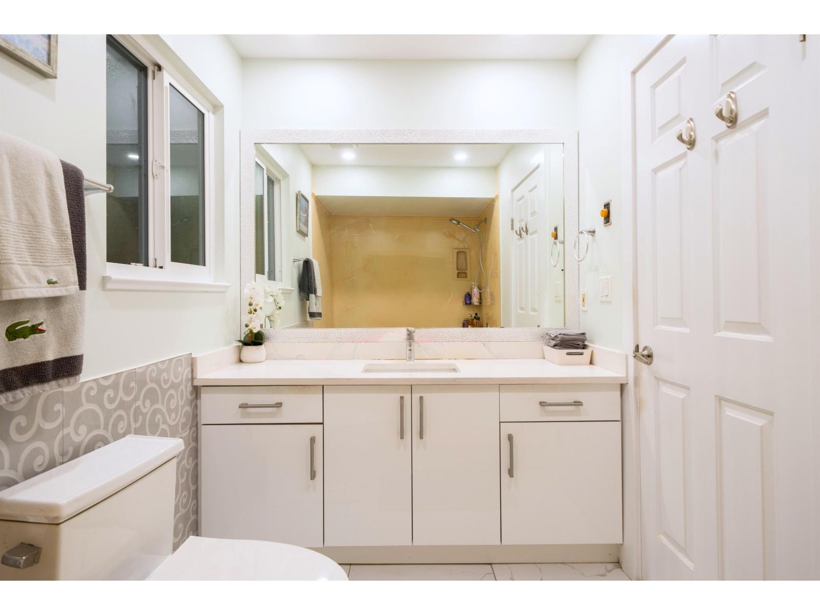 12451 90a Avenue, Surrey, British Columbia  V3V 1C3 - Photo 19 - R3083800