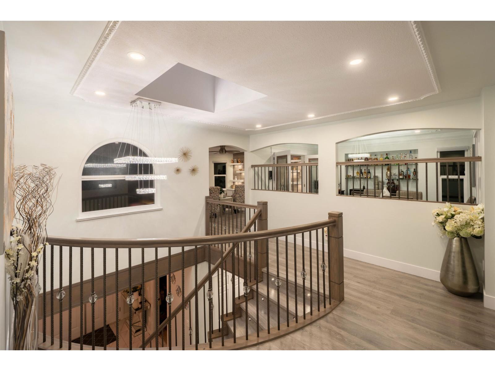 12451 90a Avenue, Surrey, British Columbia  V3V 1C3 - Photo 4 - R3083800