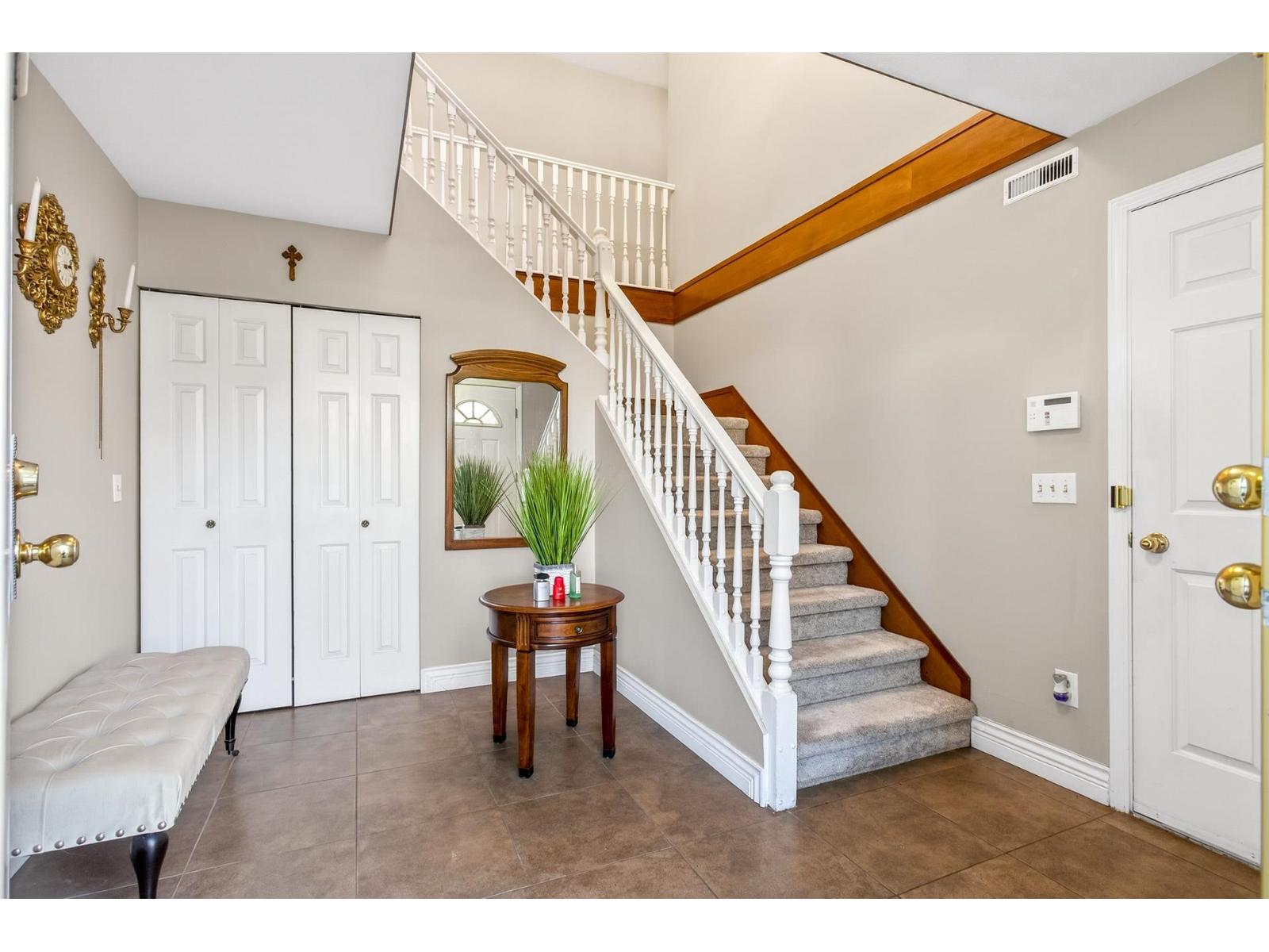 15110 95a Avenue, Surrey, British Columbia  V3R 1E5 - Photo 3 - R3083983