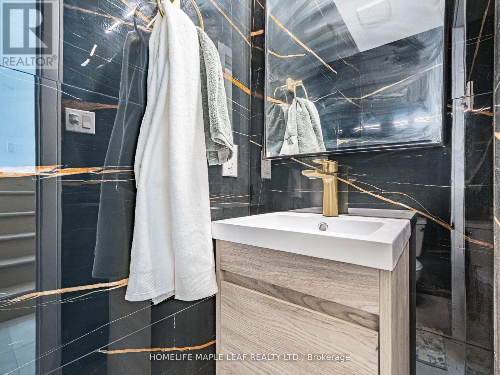 10 Eaglefield Gate, Brampton, Ontario  L7A 3S2 - Photo 16 - W12734156