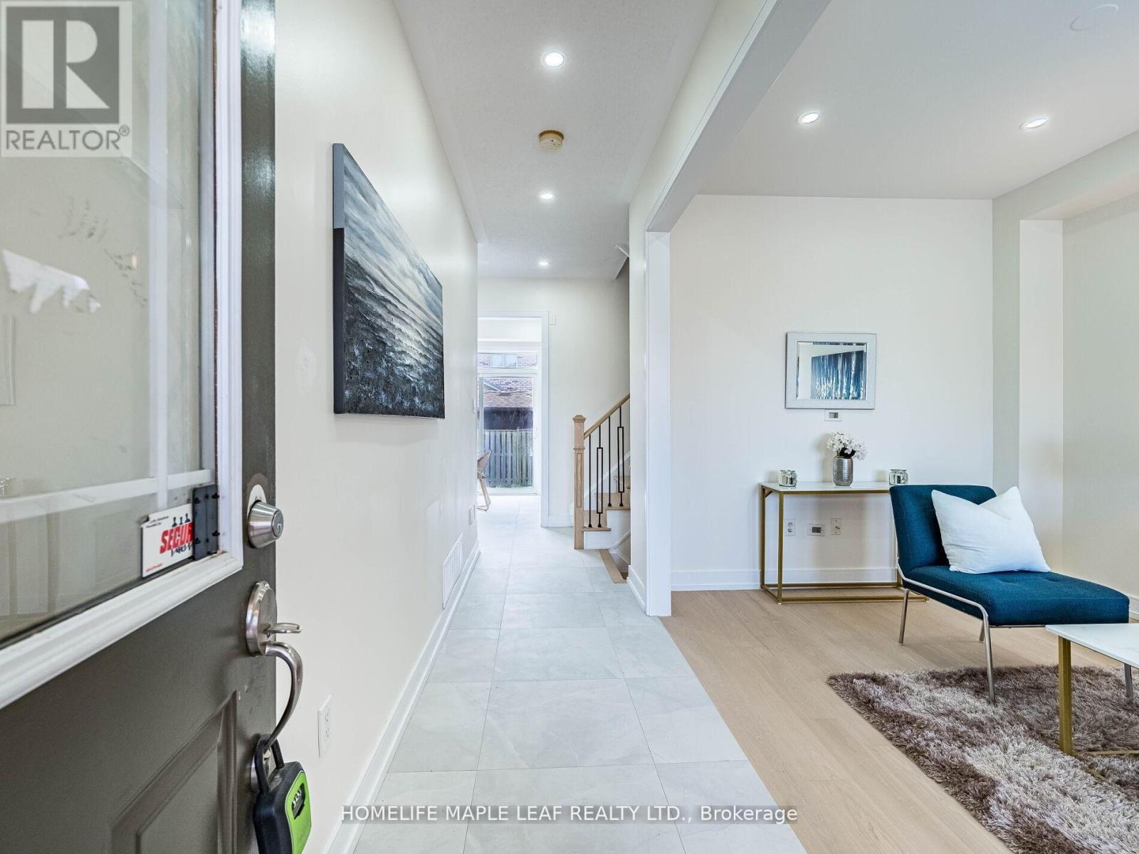 10 Eaglefield Gate, Brampton, Ontario  L7A 3S2 - Photo 7 - W12734156