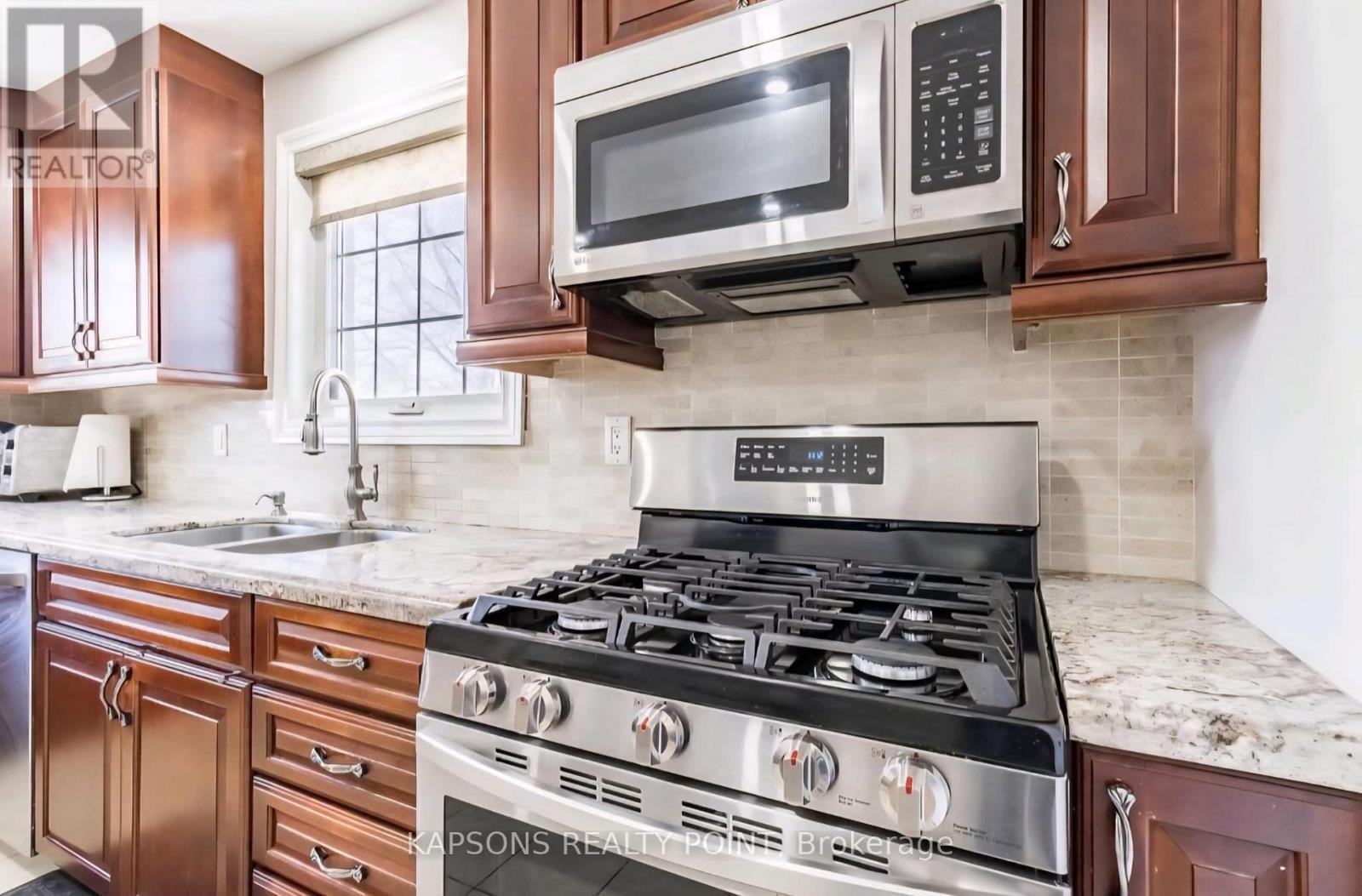 Upper - 34 Finsbury Drive, Brampton, Ontario  L6T 3P9 - Photo 14 - W12734184