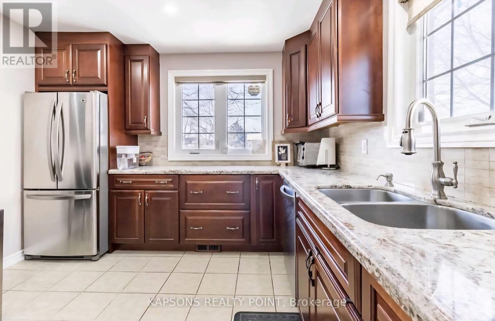 Upper - 34 Finsbury Drive, Brampton, Ontario  L6T 3P9 - Photo 16 - W12734184