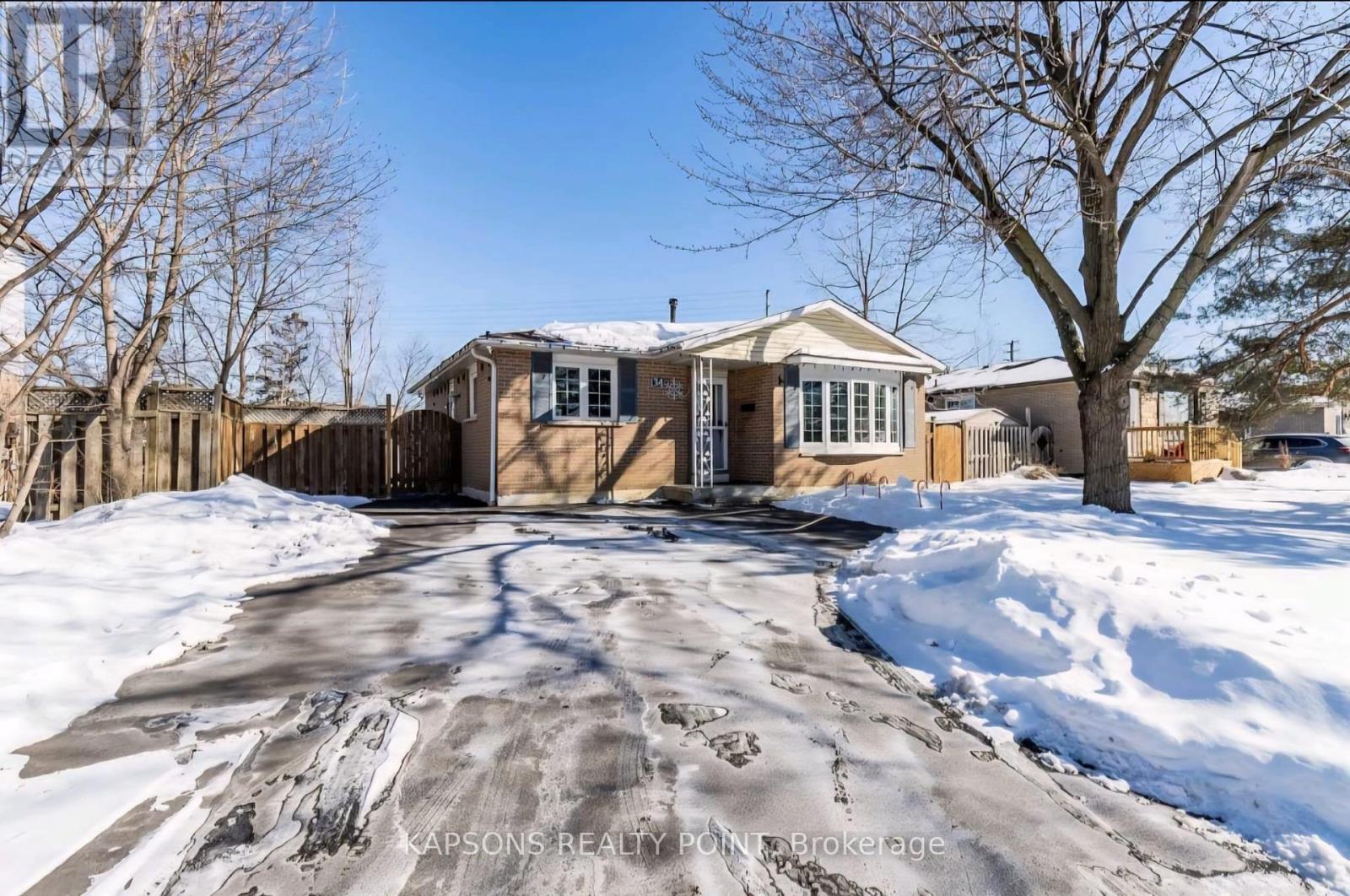 Upper - 34 Finsbury Drive, Brampton, Ontario  L6T 3P9 - Photo 2 - W12734184