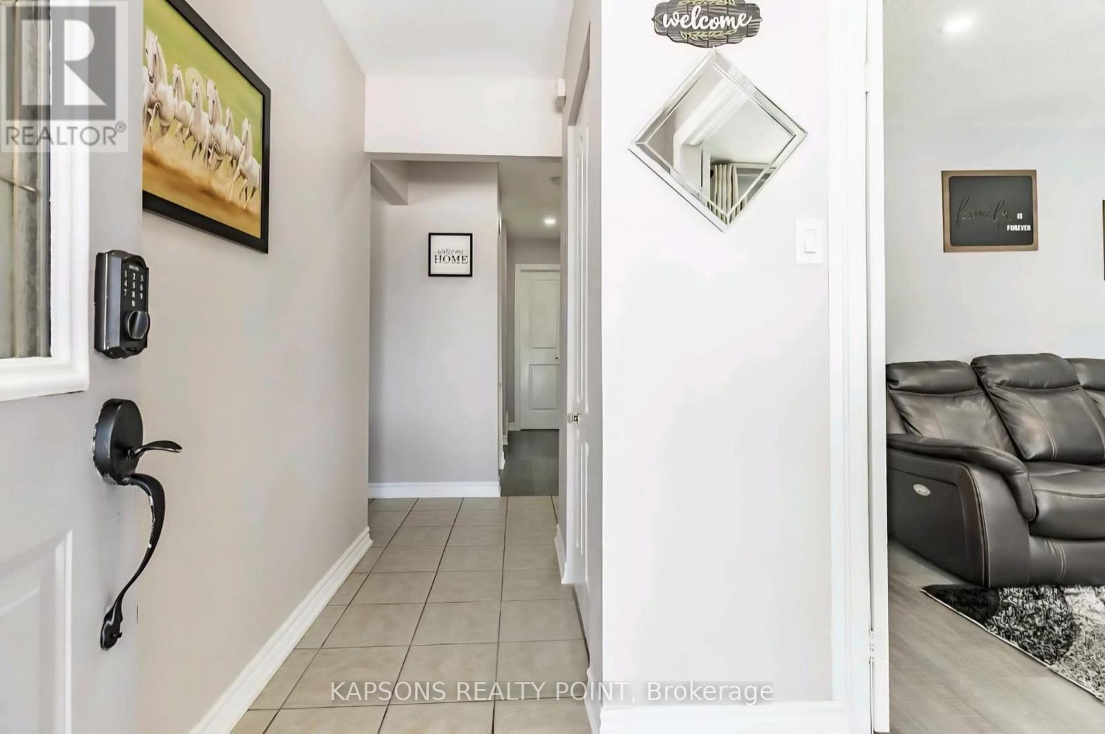 Upper - 34 Finsbury Drive, Brampton, Ontario  L6T 3P9 - Photo 6 - W12734184