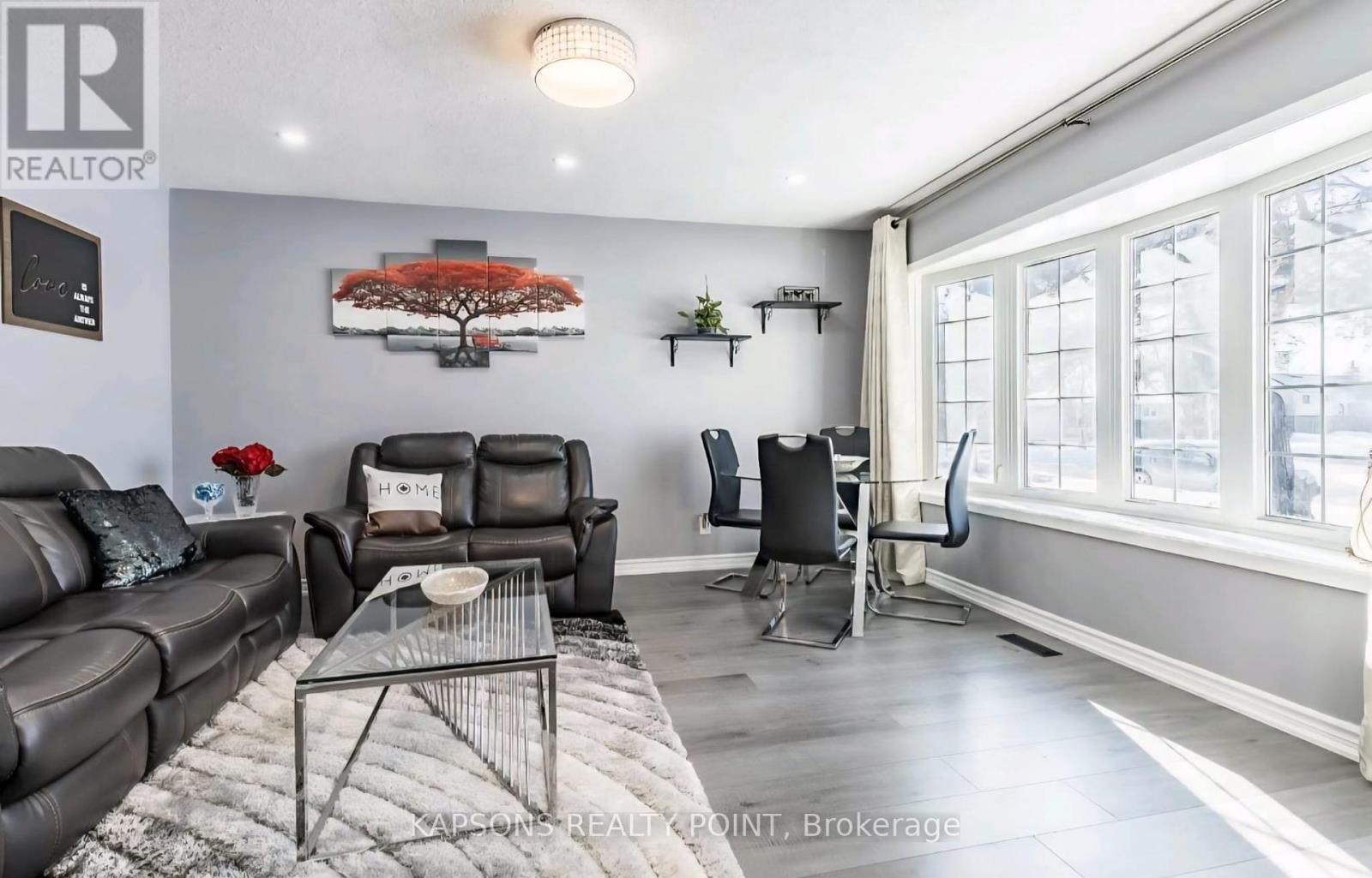 Upper - 34 Finsbury Drive, Brampton, Ontario  L6T 3P9 - Photo 9 - W12734184