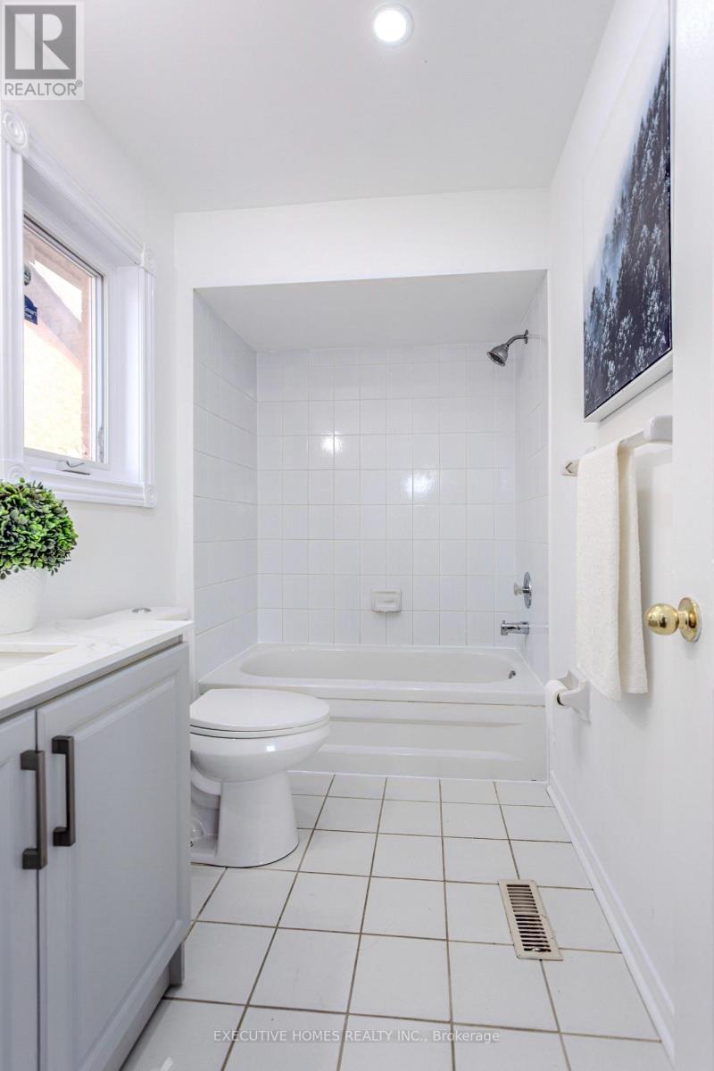 1192 Dream Crest Road, Mississauga, Ontario  L5V 1N7 - Photo 32 - W12734188