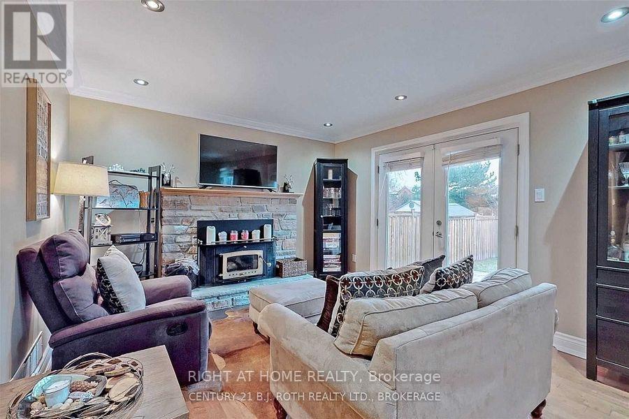 1658 Corkstone Glade, Mississauga, Ontario  L4W 2G1 - Photo 11 - W12734212