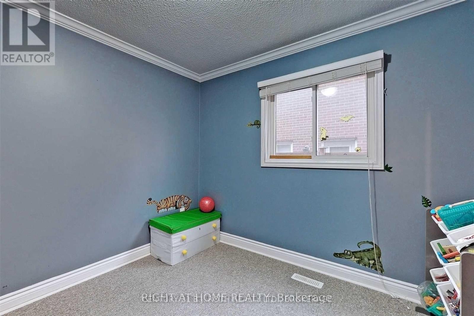 1658 Corkstone Glade, Mississauga, Ontario  L4W 2G1 - Photo 16 - W12734212