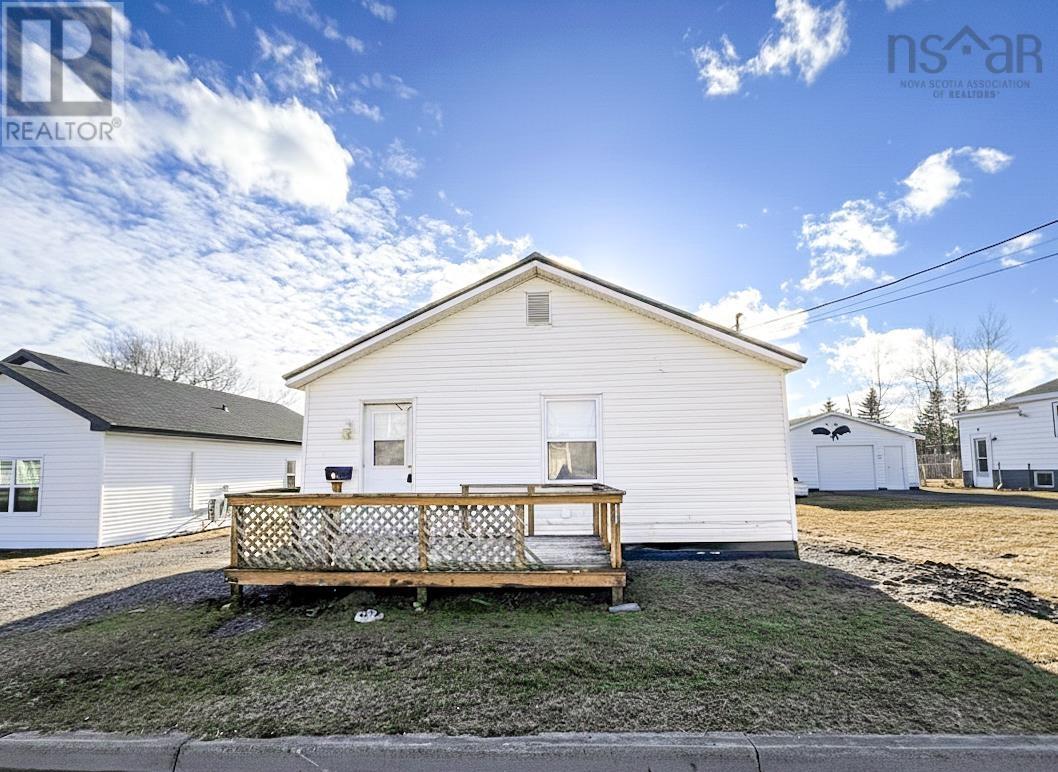 3538 Bay Avenue, New Waterford, Nova Scotia