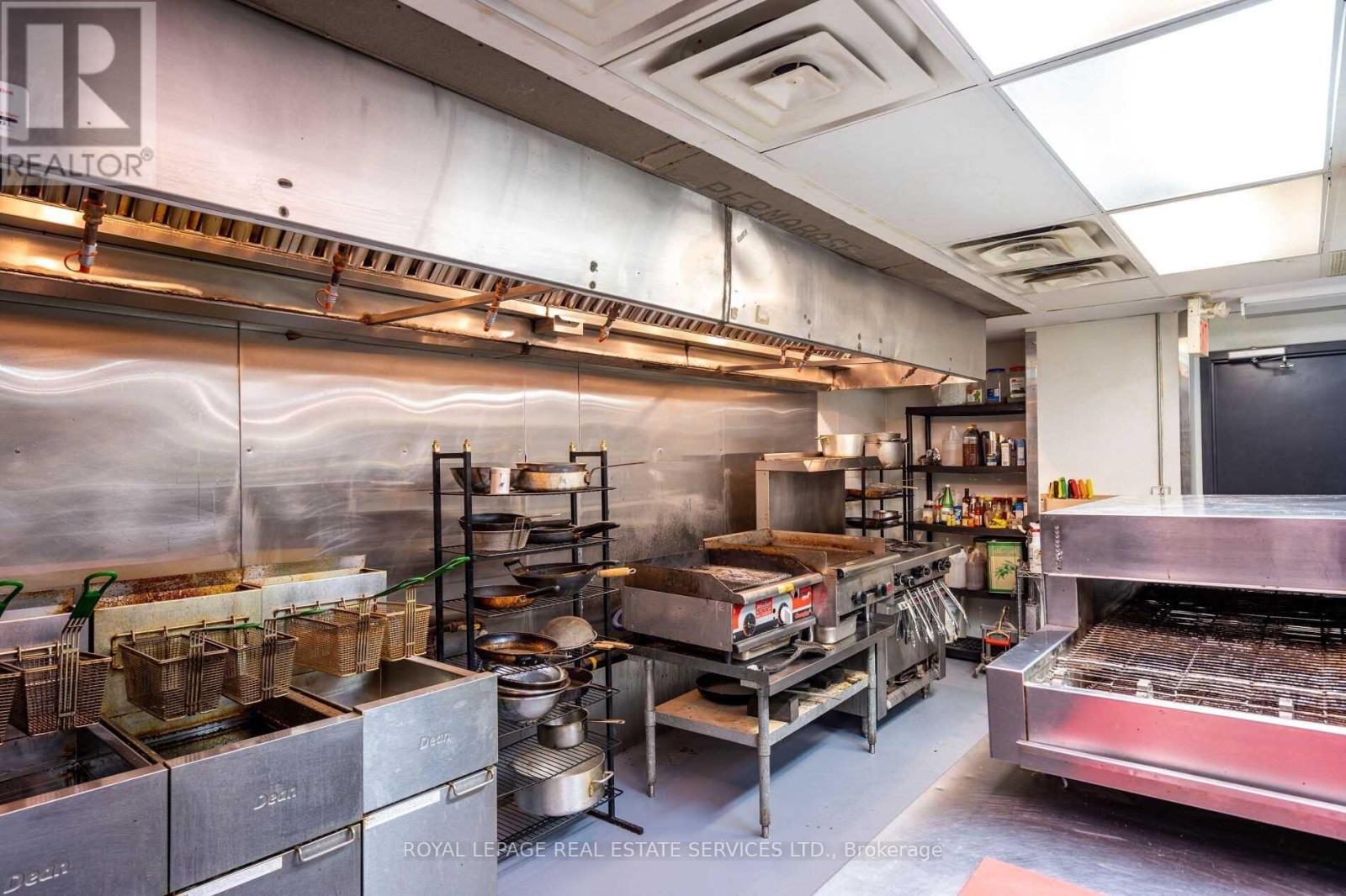 5043 Centre Street, Niagara Falls, Ontario  L2G 3N8 - Photo 23 - X12734154