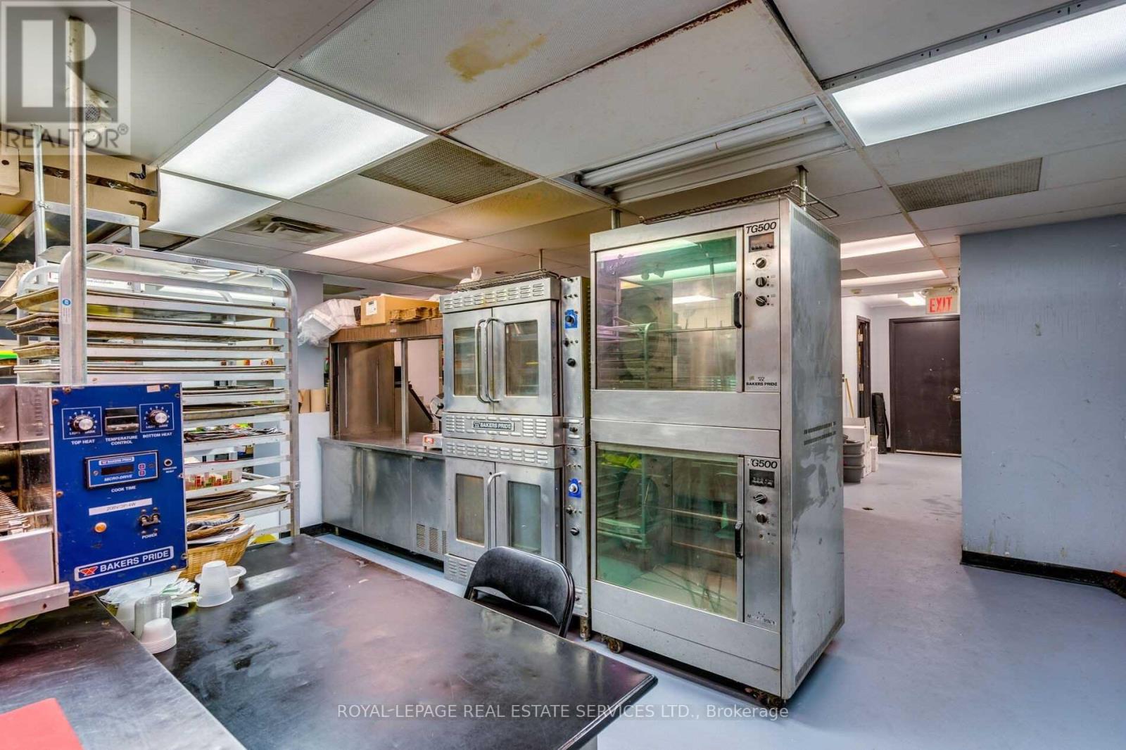 5043 Centre Street, Niagara Falls, Ontario  L2G 3N8 - Photo 25 - X12734154