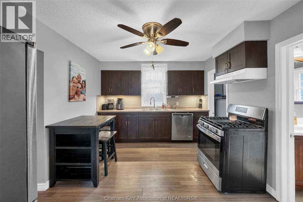 475 Broadway Street, Port Lambton, Ontario  N0P 2B0 - Photo 9 - 26000077