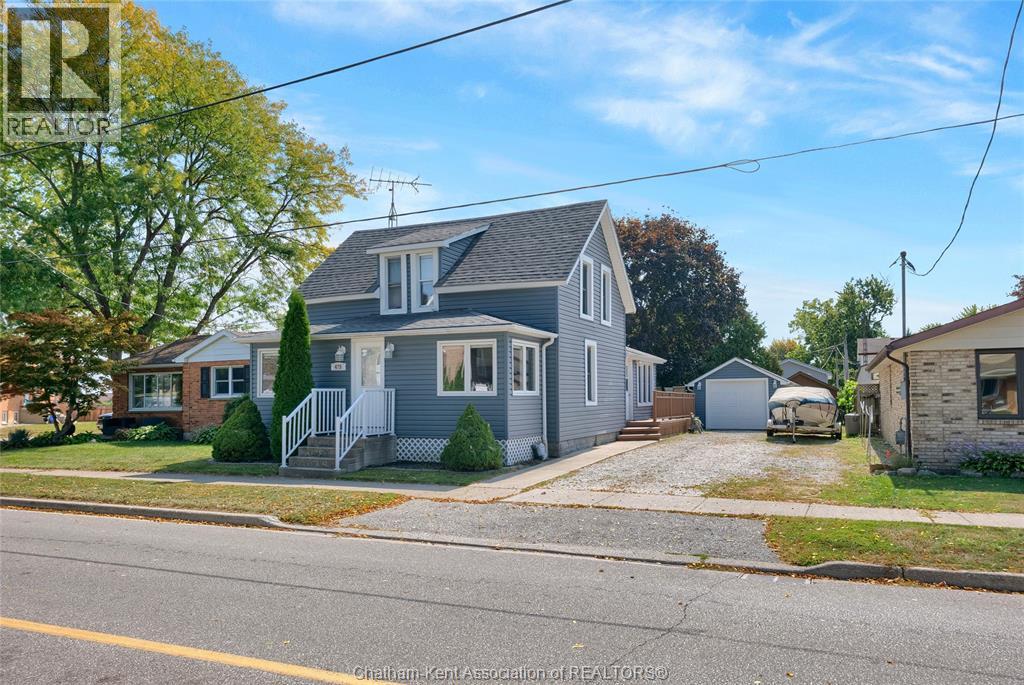 475 Broadway Street, Port Lambton, Ontario  N0P 2B0 - Photo 2 - 26000077