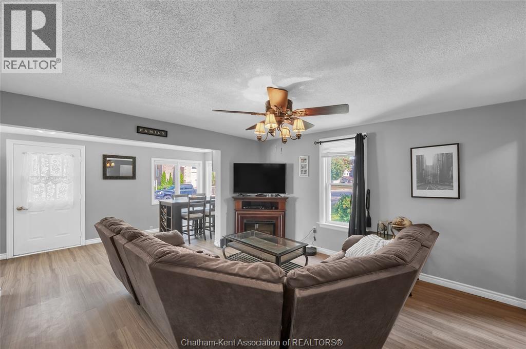 475 Broadway Street, Port Lambton, Ontario  N0P 2B0 - Photo 18 - 26000077