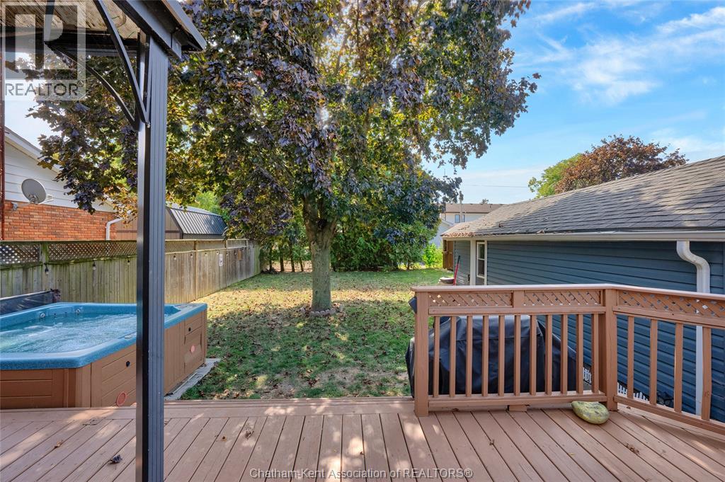 475 Broadway Street, Port Lambton, Ontario  N0P 2B0 - Photo 37 - 26000077