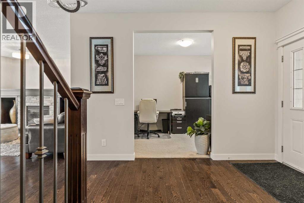 6 Crestridge Mews Sw, Calgary, Alberta  T3B 0M1 - Photo 5 - A2273471