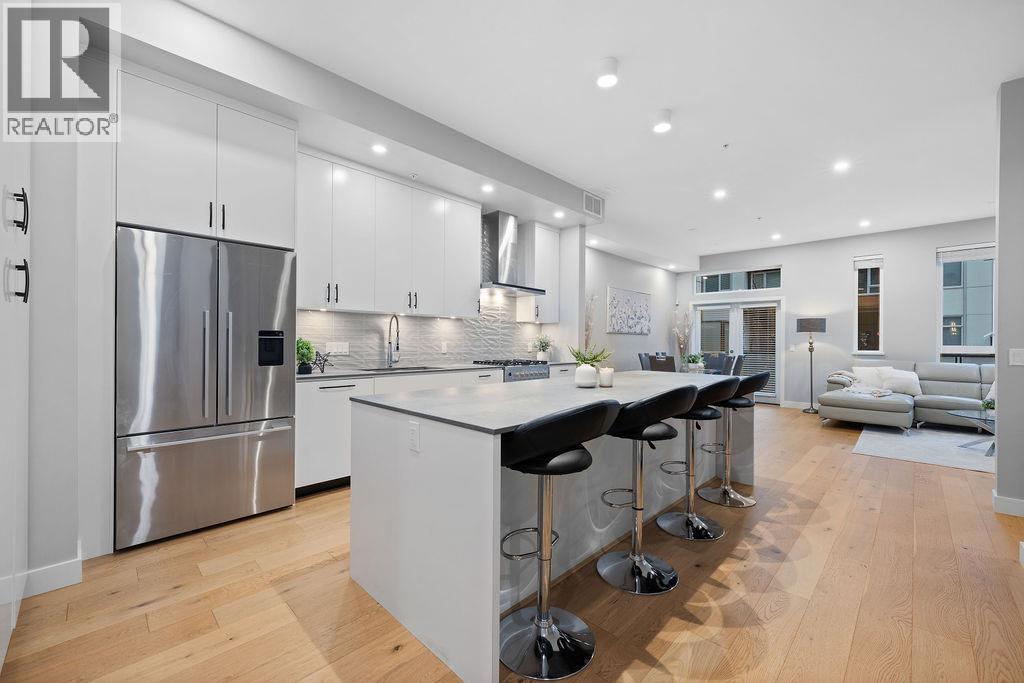 4684 Capilano Road, North Vancouver, British Columbia  V7R 4K3 - Photo 1 - R3083252