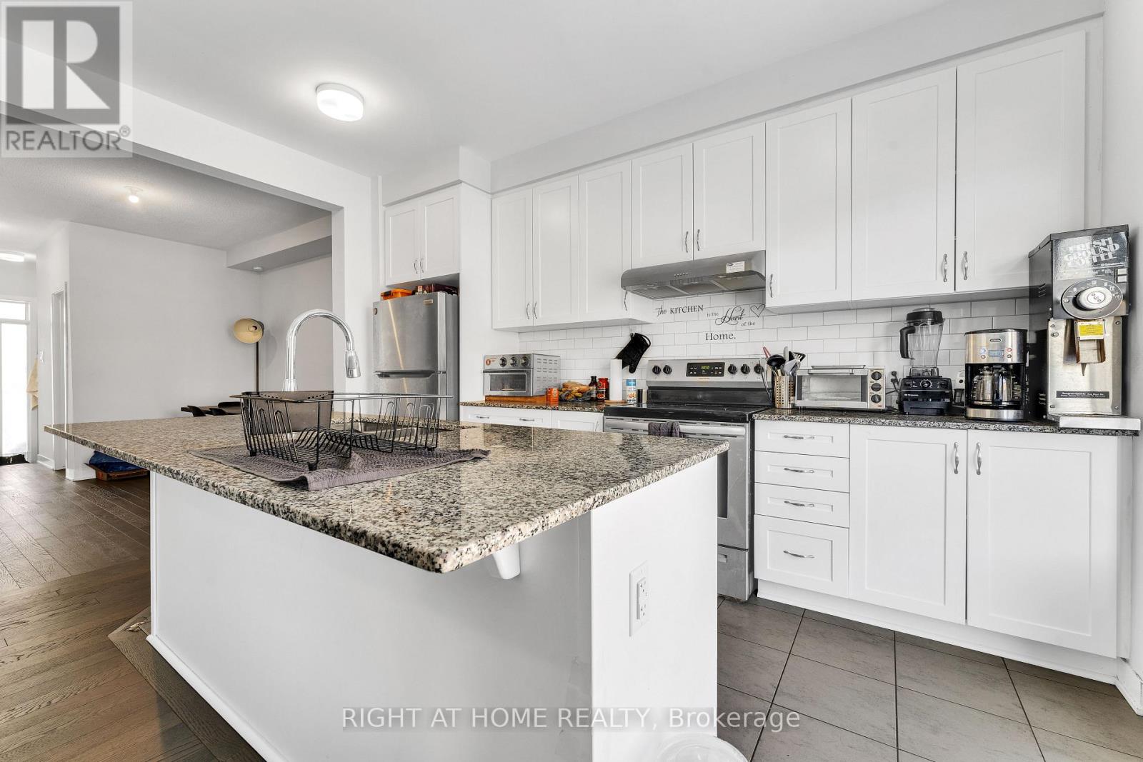 67 Kindred Row, Ottawa, Ontario K2S 2Z6 - Photo 12 - X12734216