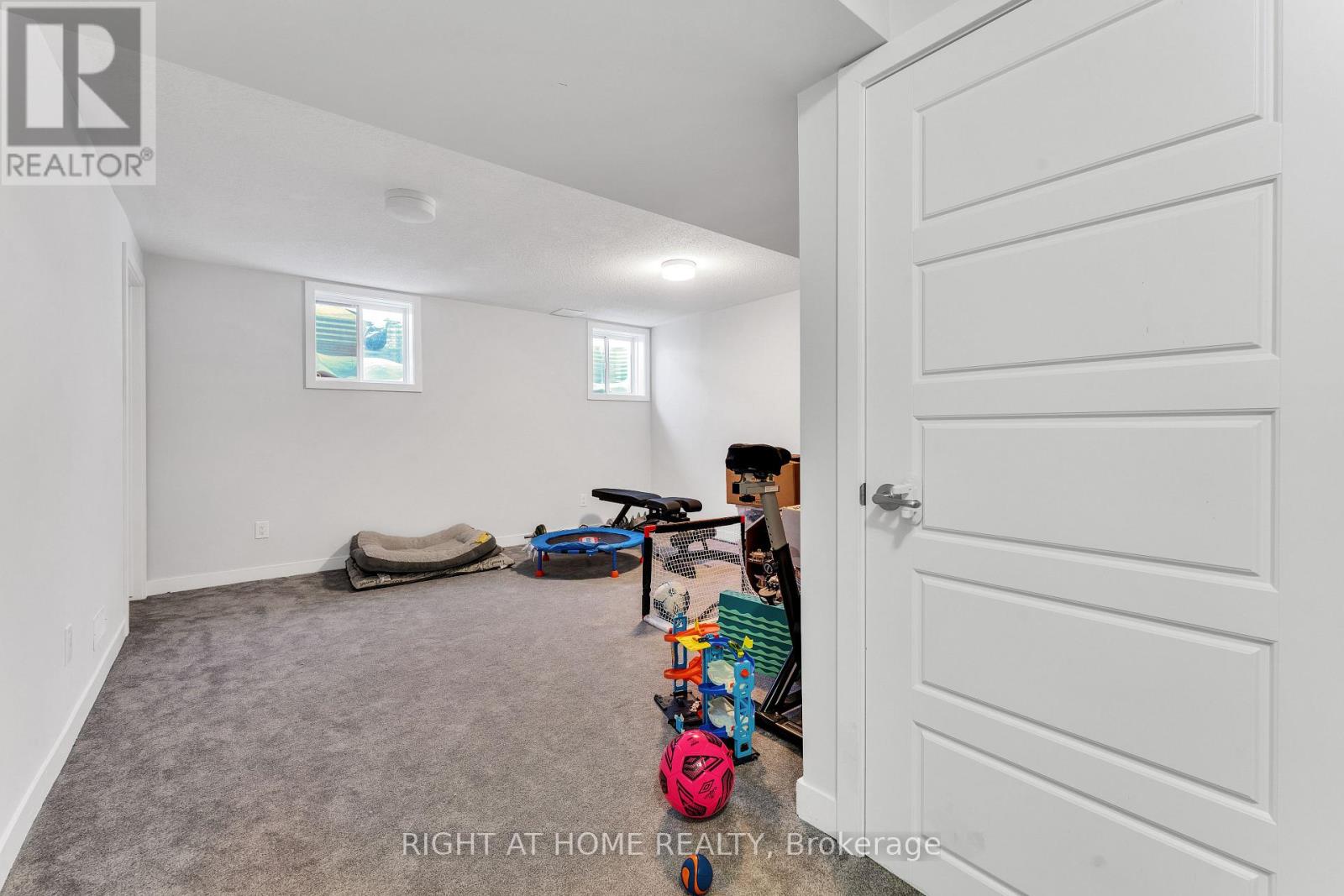 67 Kindred Row, Ottawa, Ontario K2S 2Z6 - Photo 25 - X12734216