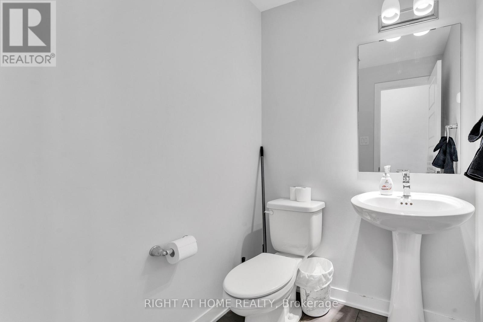 67 Kindred Row, Ottawa, Ontario K2S 2Z6 - Photo 4 - X12734216