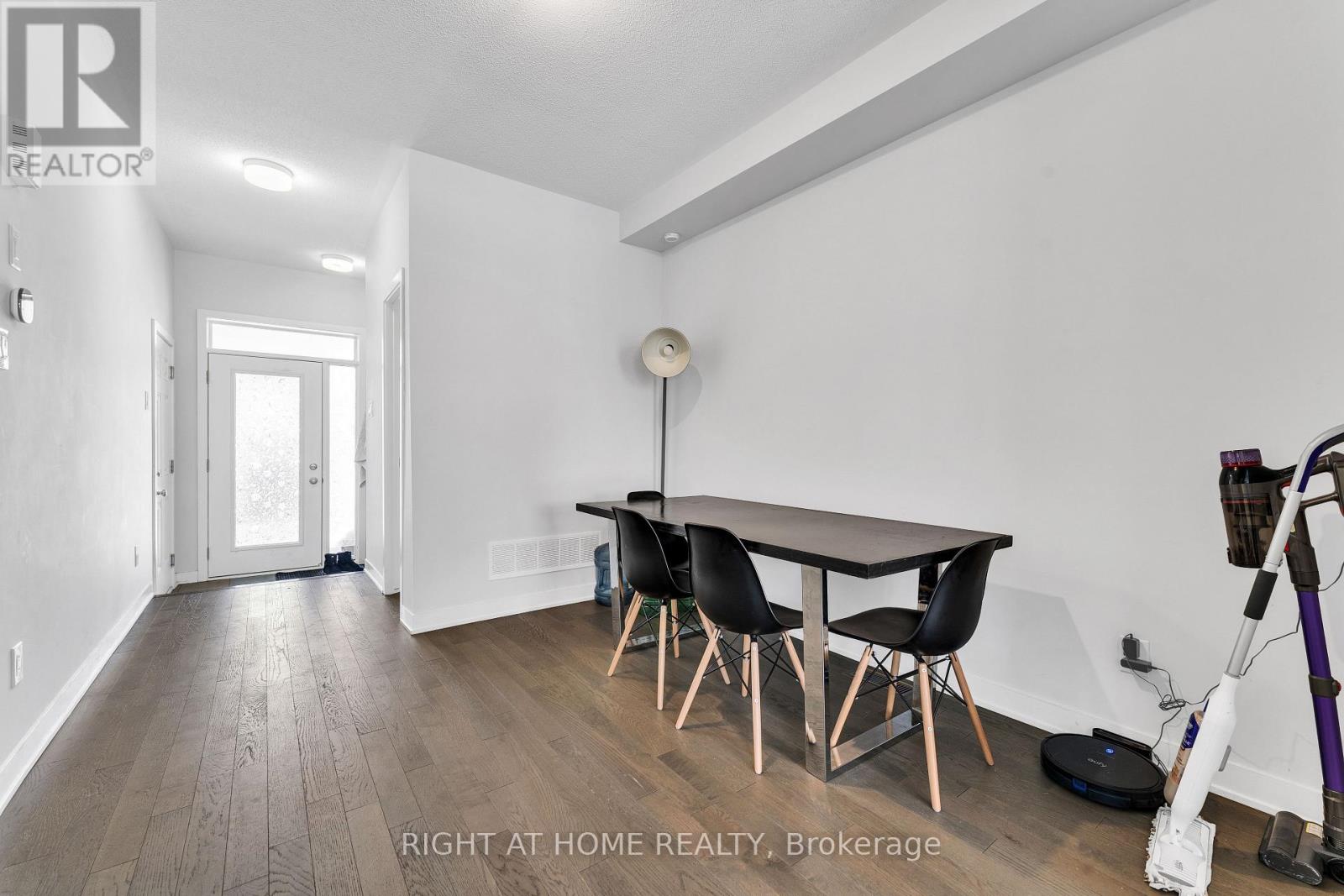 67 Kindred Row, Ottawa, Ontario K2S 2Z6 - Photo 6 - X12734216