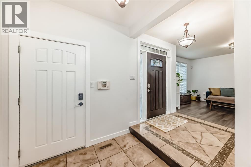 340 Tartan Circle W, Lethbridge, Alberta  T1J 0Z1 - Photo 3 - A2228153