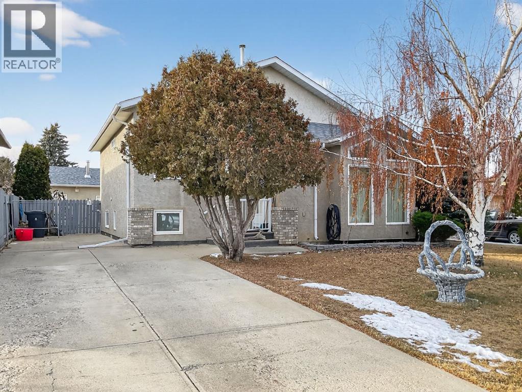 202 Ojibwa Place W, Lethbridge, Alberta  T1K 5K6 - Photo 2 - A2273674