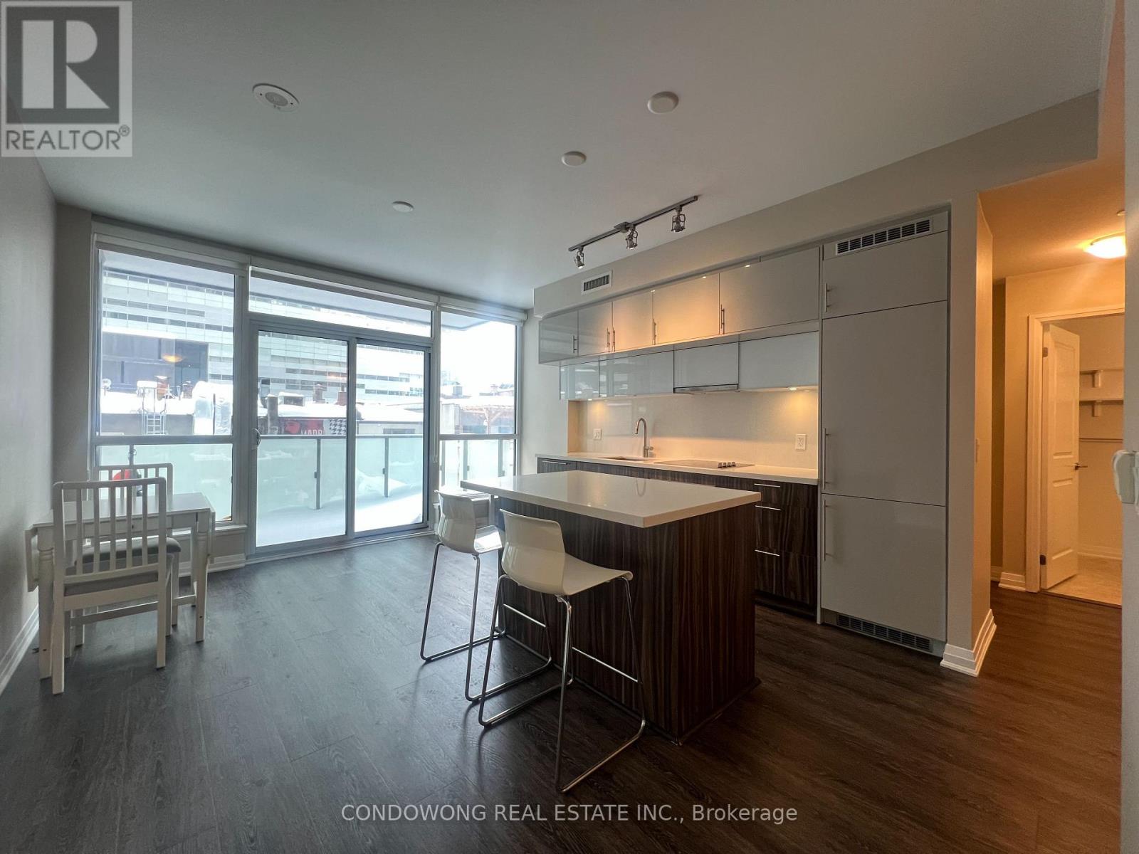 327 - 8 MERCER STREET, Toronto, Ontario