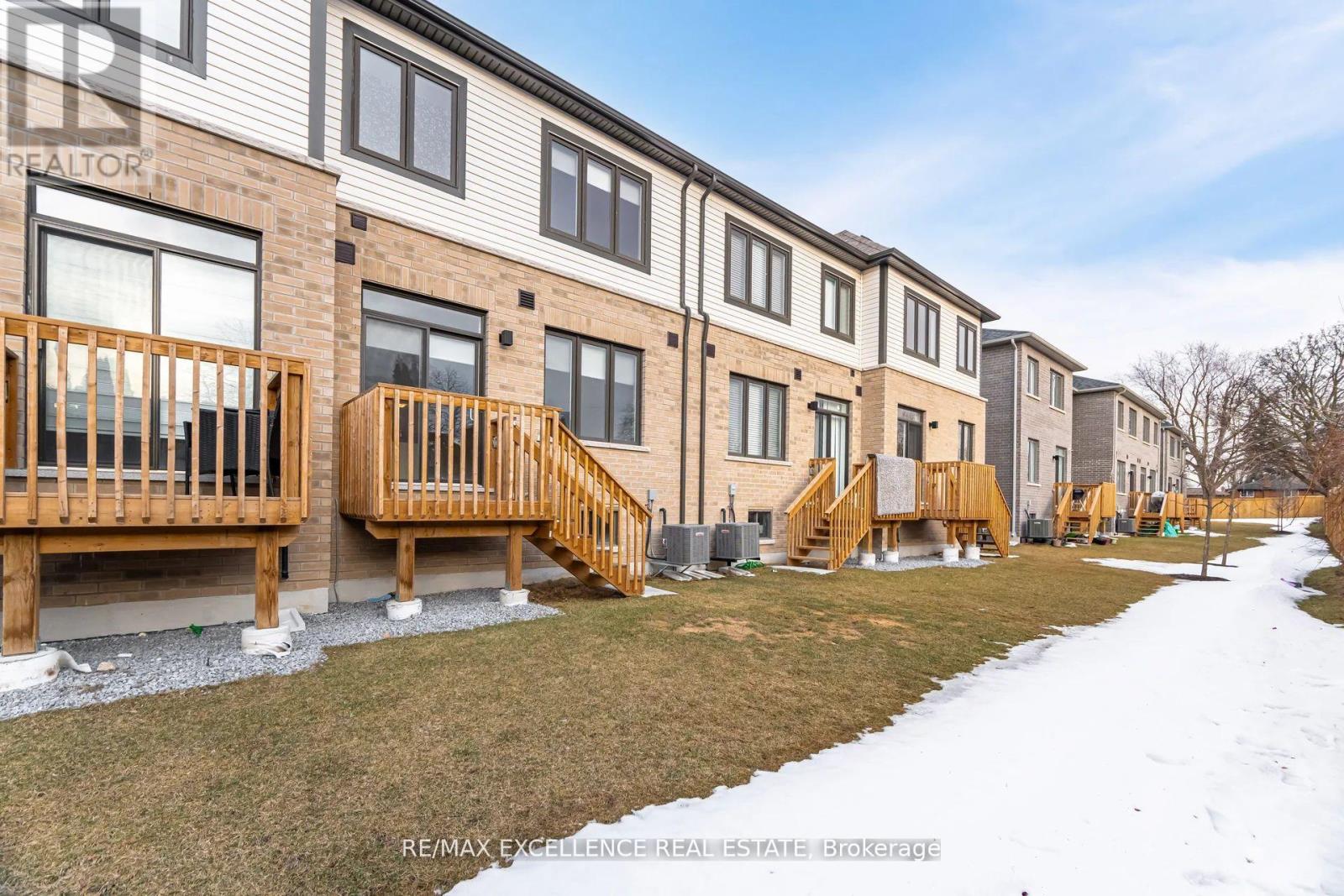 300 Okanagan Path, Oshawa, Ontario  L1H 0A7 - Photo 37 - E12734234