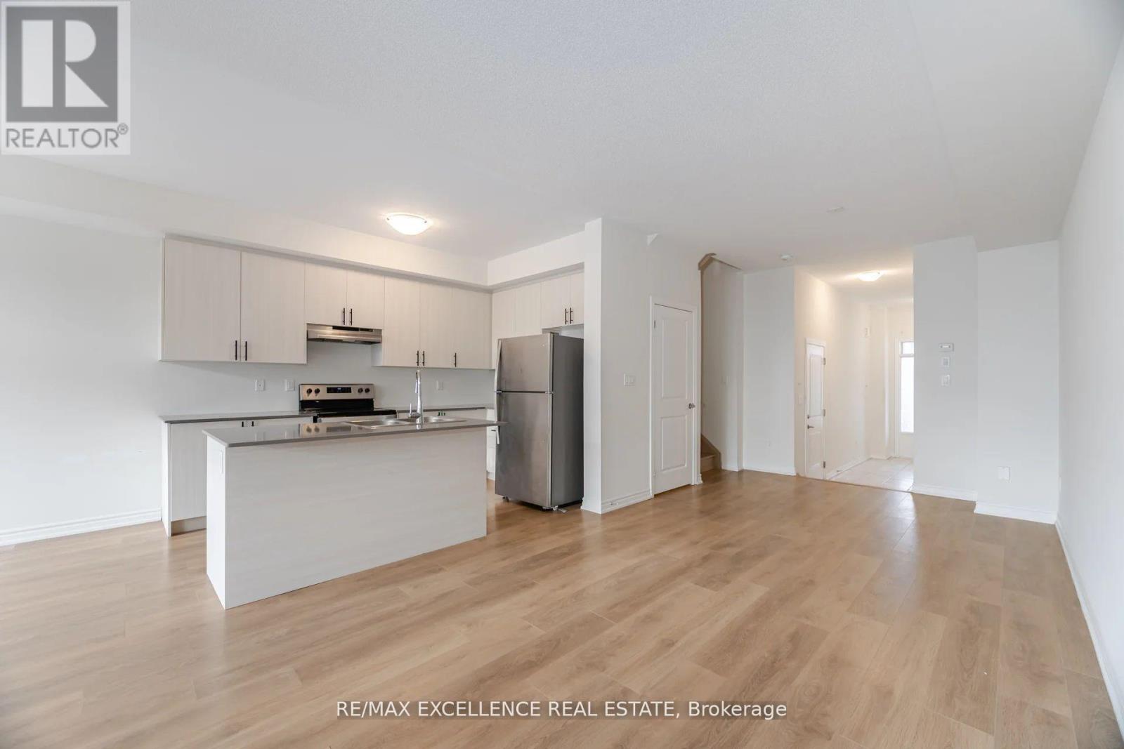 300 Okanagan Path, Oshawa, Ontario  L1H 0A7 - Photo 8 - E12734234