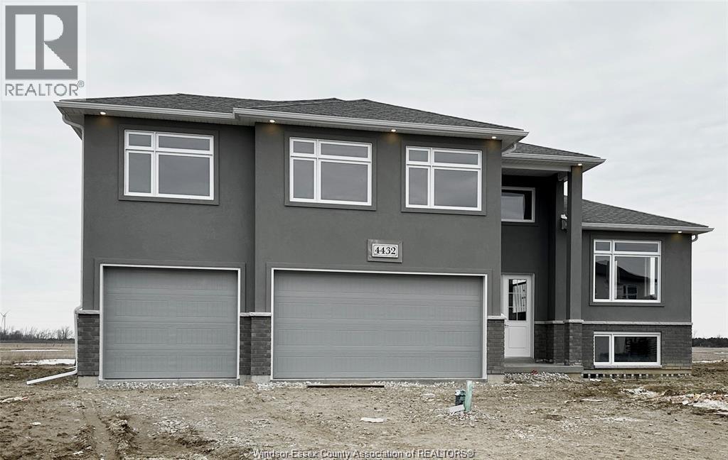 4432 Belmont, Comber, Ontario  N0R 1A0 - Photo 1 - 26002055