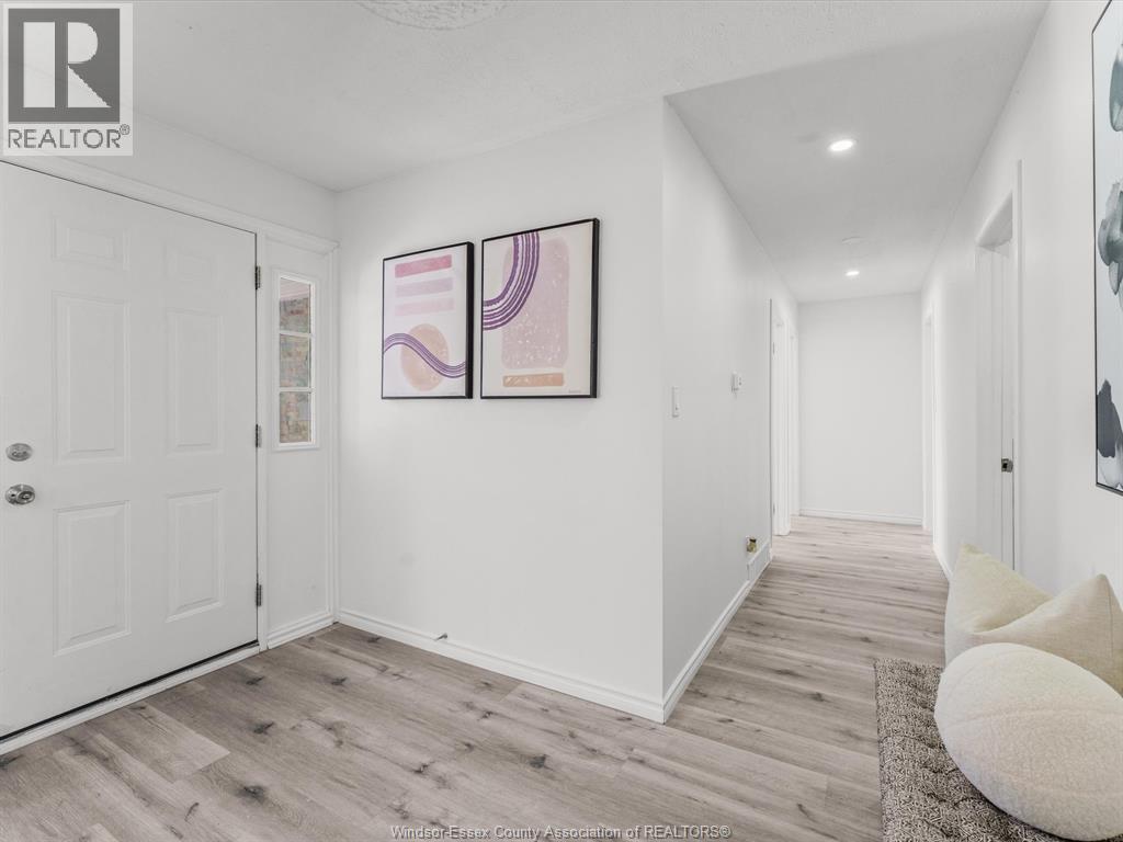 1457 S Cameron Boulevard, Windsor, Ontario  N9B 3C8 - Photo 4 - 26002050