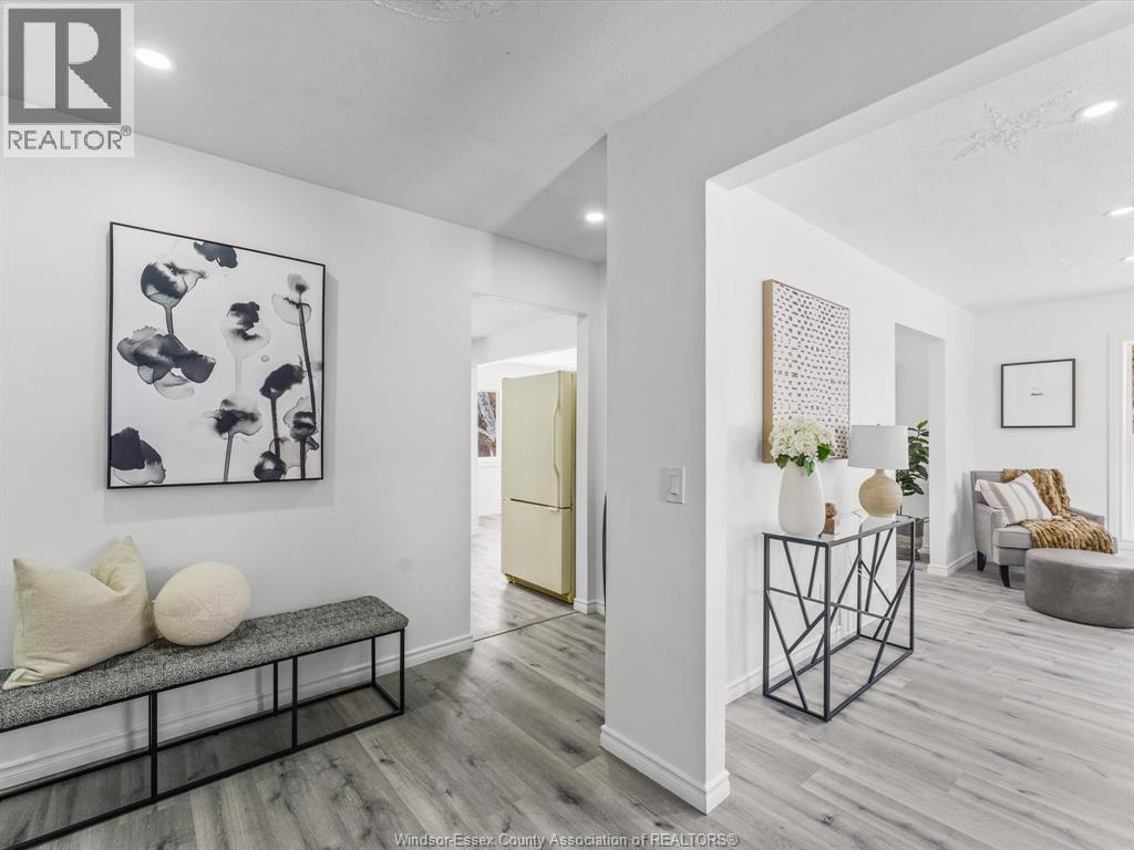 1457 S Cameron Boulevard, Windsor, Ontario  N9B 3C8 - Photo 5 - 26002050