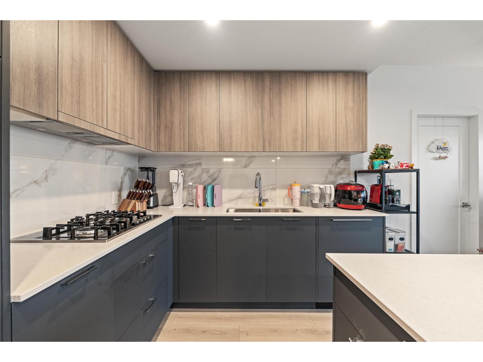 2701 8551 201 Street, Langley, British Columbia  V2Y 3Y5 - Photo 8 - R3083905