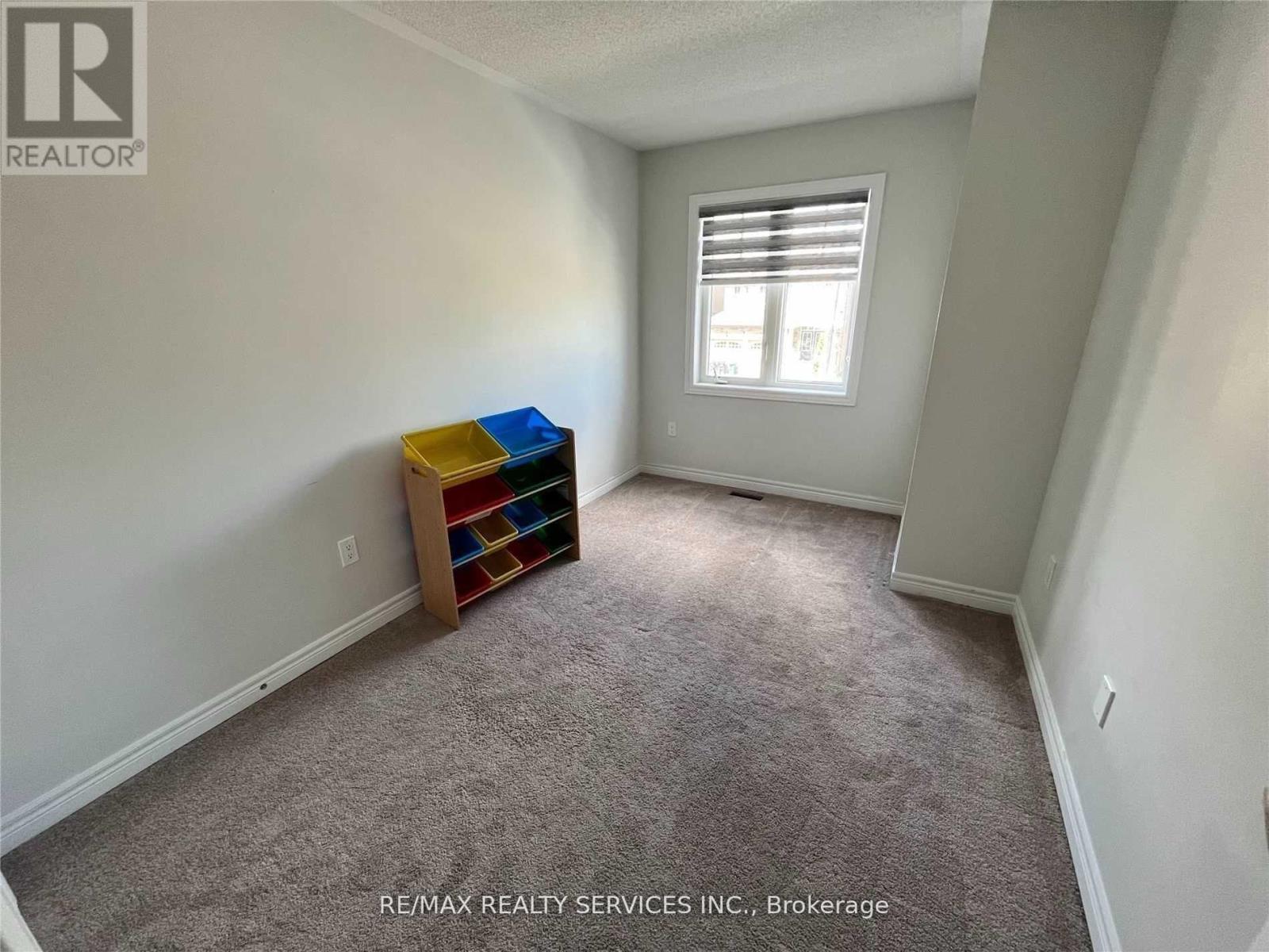 344 Bonnieglen Farm Boulevard, Caledon, Ontario  L7C 4E7 - Photo 10 - W12734224