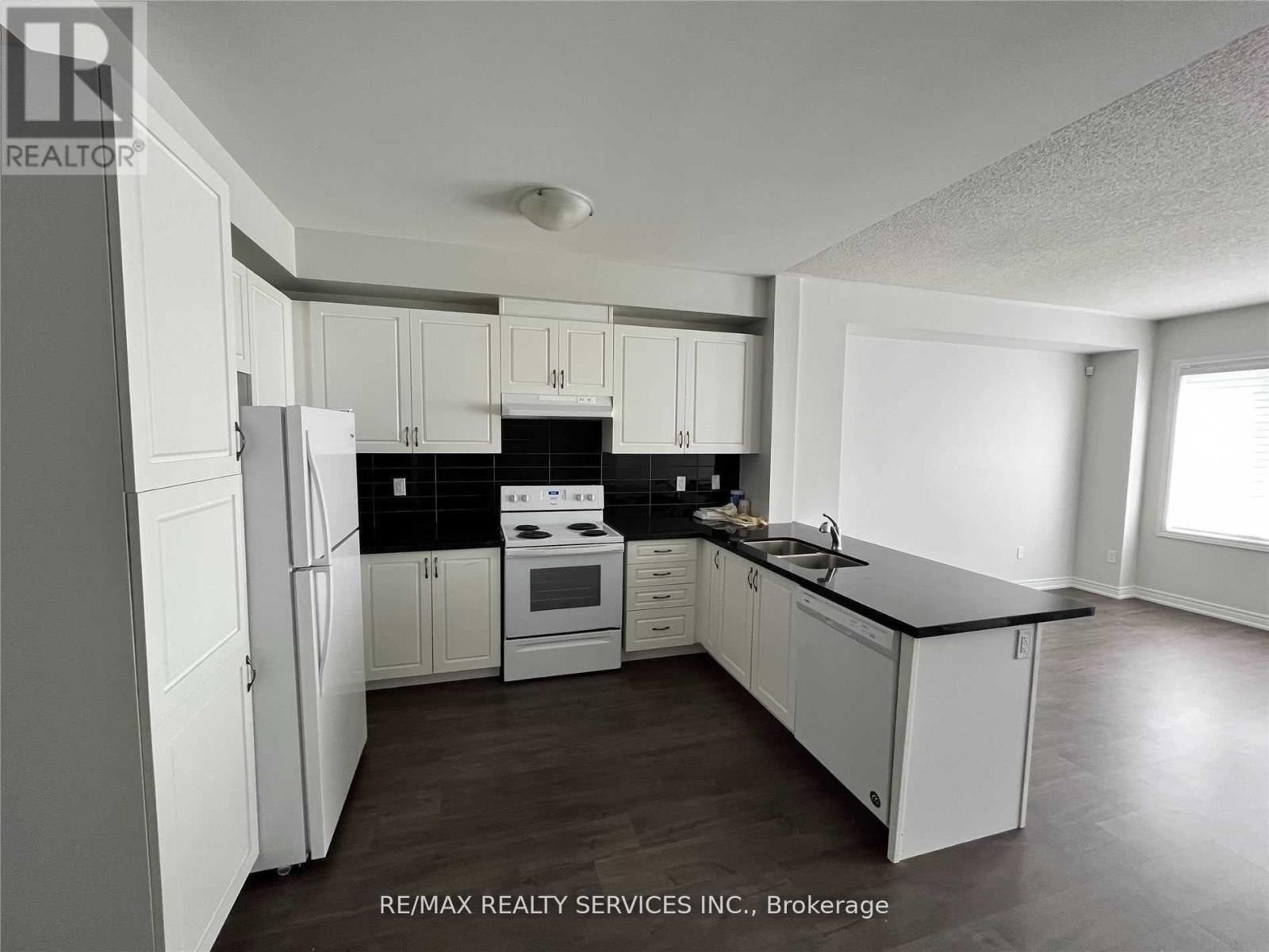 344 Bonnieglen Farm Boulevard, Caledon, Ontario  L7C 4E7 - Photo 3 - W12734224