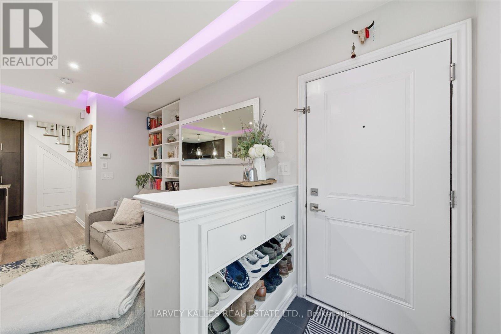 21 - 95 Eastwood Park Gardens, Toronto, Ontario  M8W 0B9 - Photo 2 - W12734230