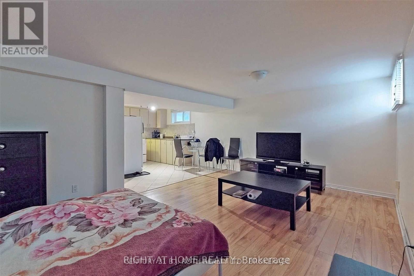 1658 Corkstone Glade, Mississauga, Ontario  L4W 2G1 - Photo 19 - W12734246