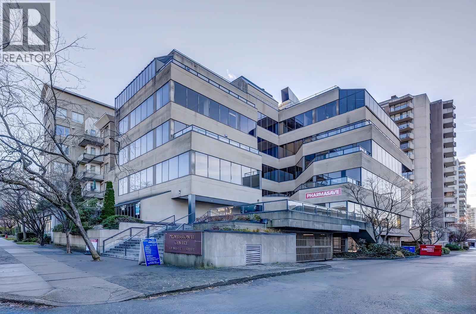 480 145 W 17th Street, North Vancouver, British Columbia  V6P 6G5 - Photo 1 - C8075601