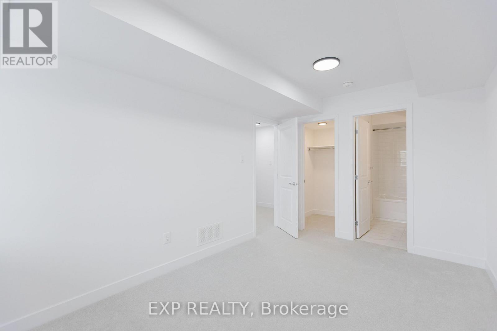 201 Silhouette Private, Ottawa, Ontario K2J 7J8 - Photo 17 - X12734252