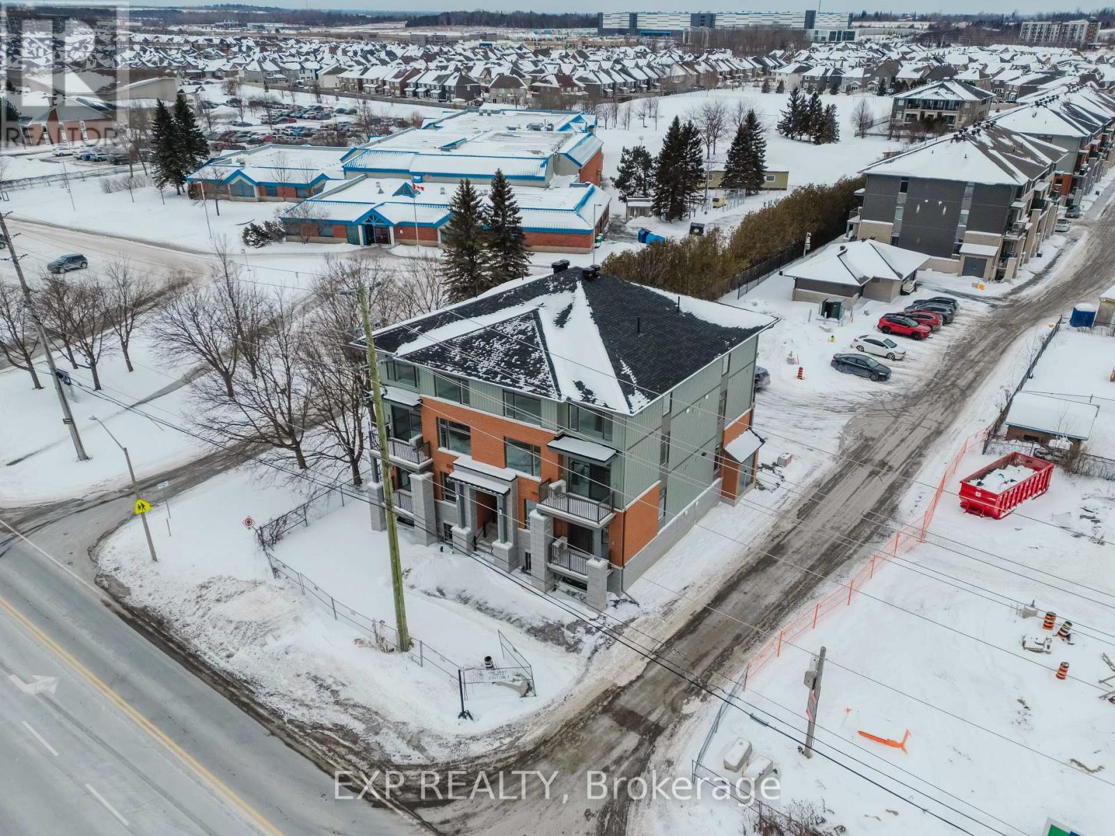 201 Silhouette Private, Ottawa, Ontario K2J 7J8 - Photo 4 - X12734252