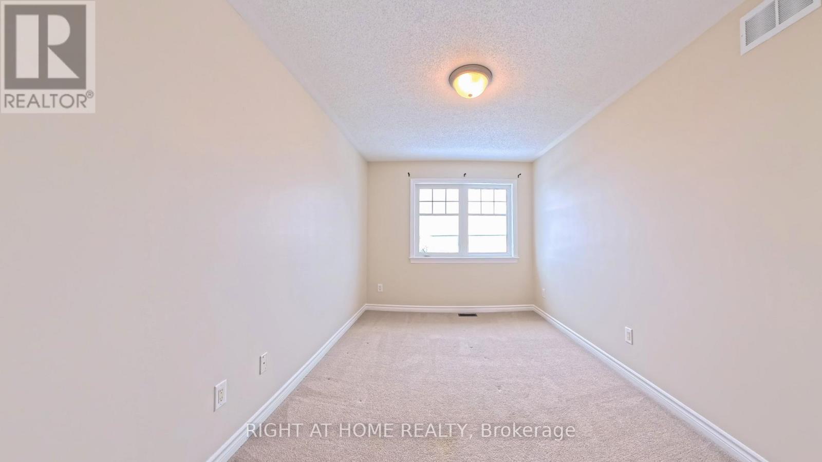 126 Flat Sedge Crescent E, Ottawa, Ontario K1T 0G8 - Photo 10 - X12734268