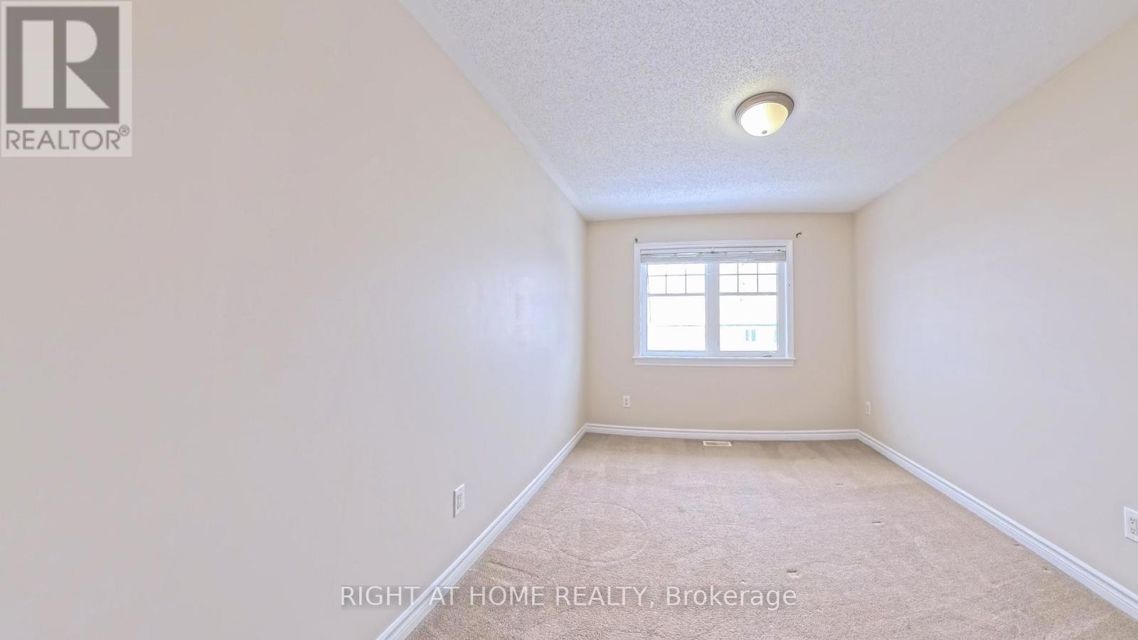 126 Flat Sedge Crescent E, Ottawa, Ontario K1T 0G8 - Photo 12 - X12734268