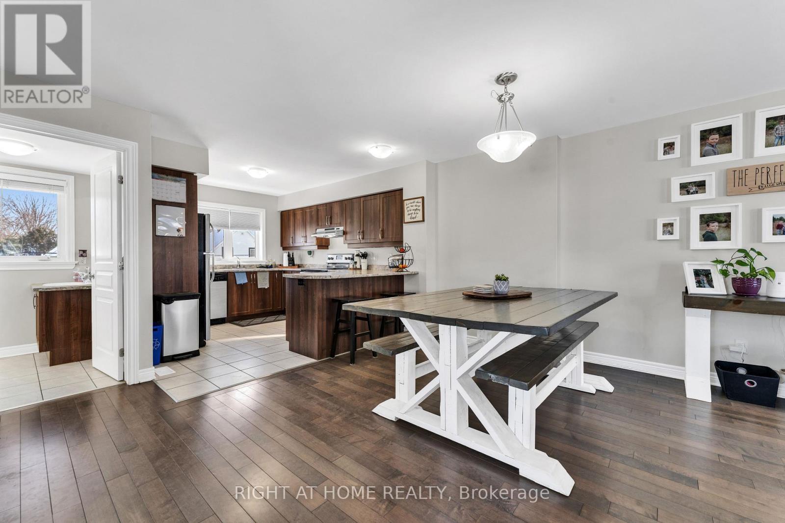 123 Antrim Street, Carleton Place, Ontario K7C 1A6 - Photo 7 - X12734304